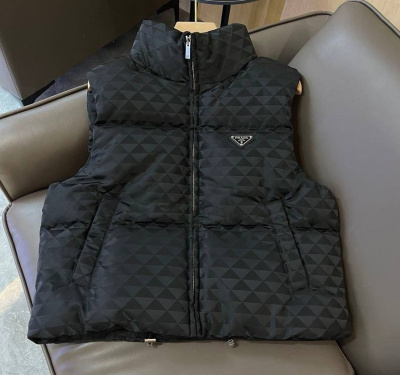 ЖИЛЕТ PRADA