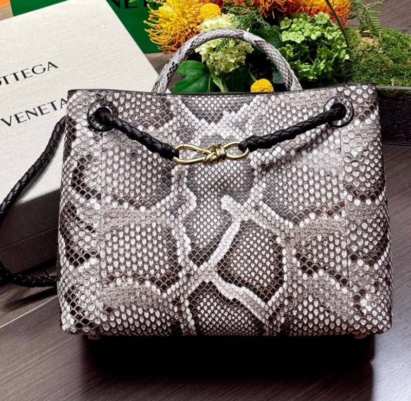 СУМКА BOTTEGA VENETA ANDIAMO SHOULDER BAG PYTHON 