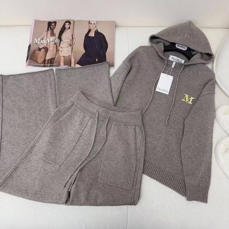 КОСТЮМ MAX MARA 