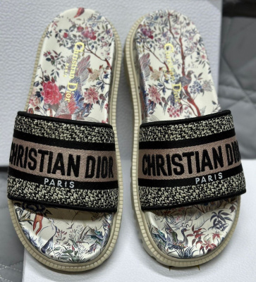 ШЛЕПКИ CHRISTIAN DIOR 