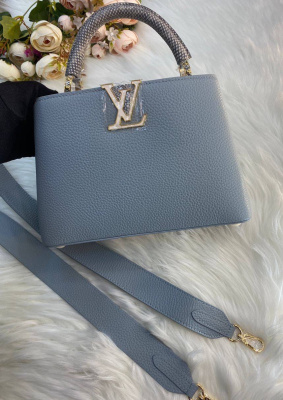 СУМКА LOUIS VUITTON CAPUCINES 