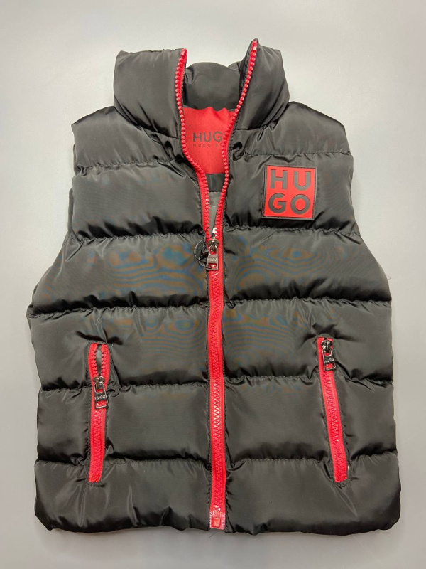 ДЕТСКИЙ ЖИЛЕТ HUGO BOSS