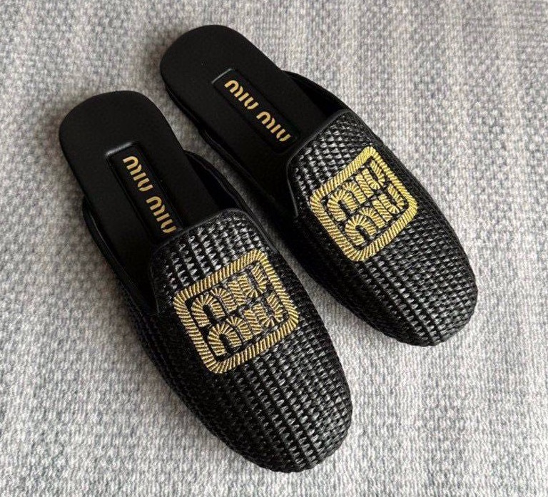 МЮЛИ ШЛЕПКИ MIU MIU 