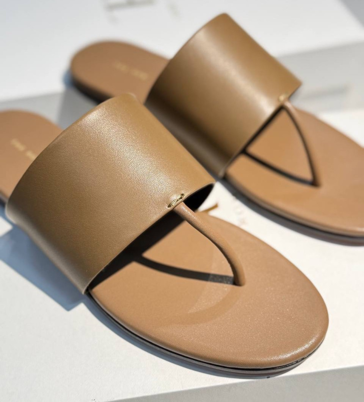 ШЛЕПКИ THE ROW 