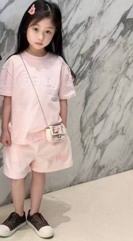 ДЕТСКИЙ КОСТЮМ FENDI 