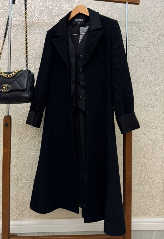 ПАЛЬТО С ЖИЛЕТОМ CHANEL