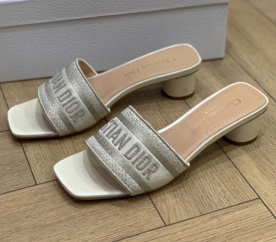 ШЛЕПКИ CHRISTIAN DIOR 