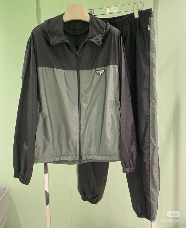 МУЖСКОЙ КОСТЮМ PRADA 