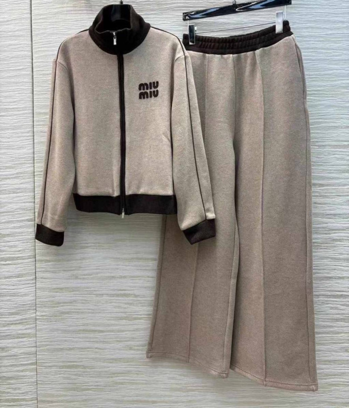 КОСТЮМ MIU MIU 