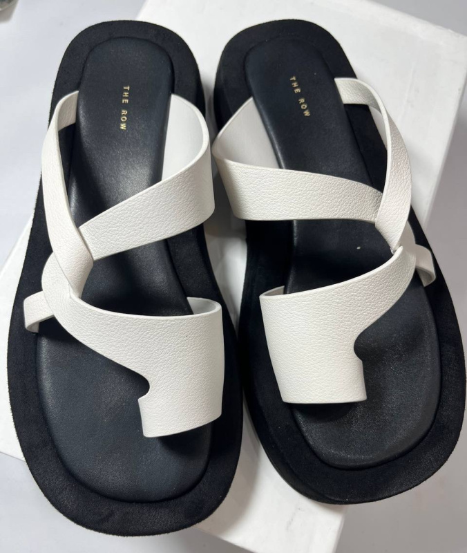 ШЛЕПКИ THE ROW 