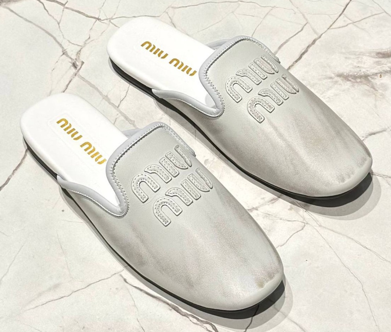 ШЛЕПКИ MIU MIU 