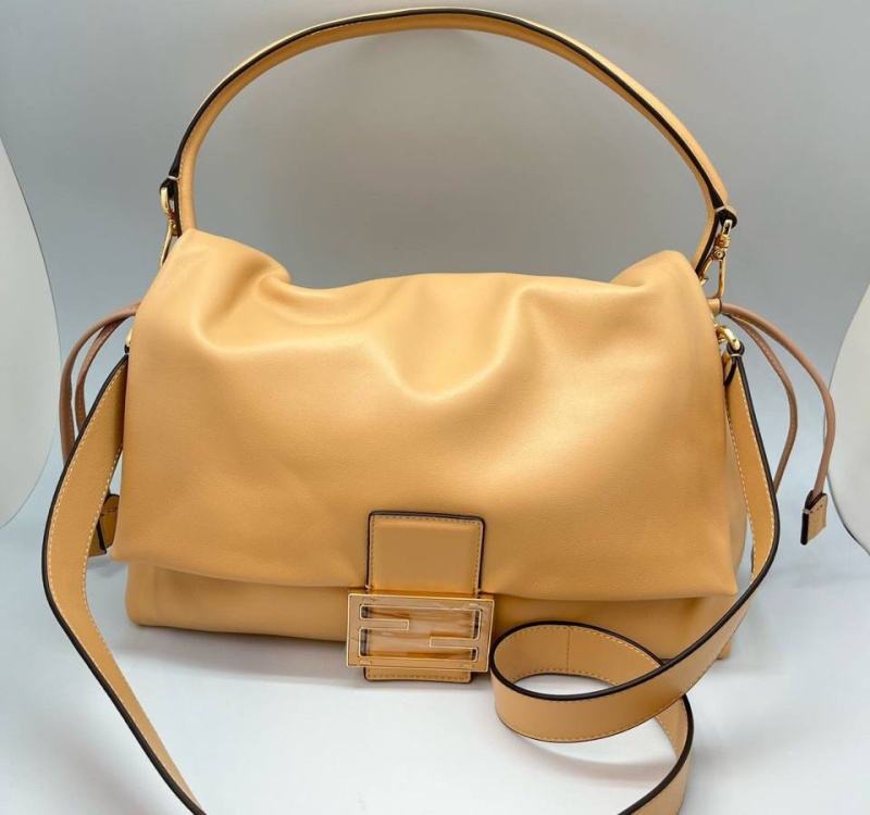 СУМКА FENDI MAMMA BAGUETTE 