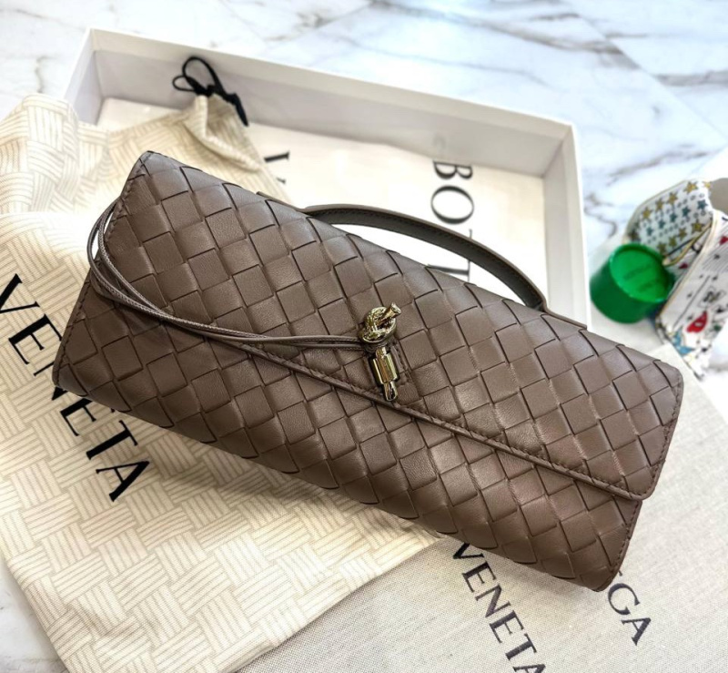 КЛАТЧ BOTTEGA VENETA 