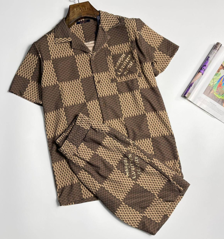 МУЖСКОЙ КОСТЮМ LOUIS VUITTON 