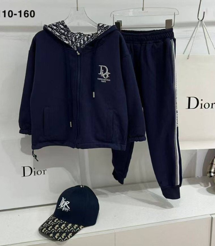 ДЕТСКИЙ КОСТЮМ CHRISTIAN DIOR 