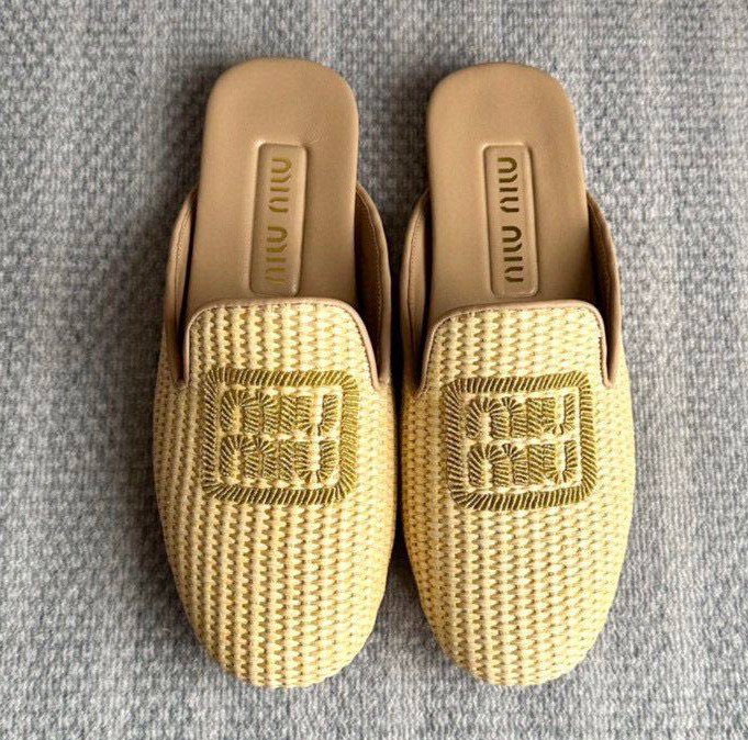 МЮЛИ ШЛЕПКИ MIU MIU 