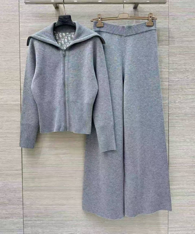 КОСТЮМ CHRISTIAN DIOR 