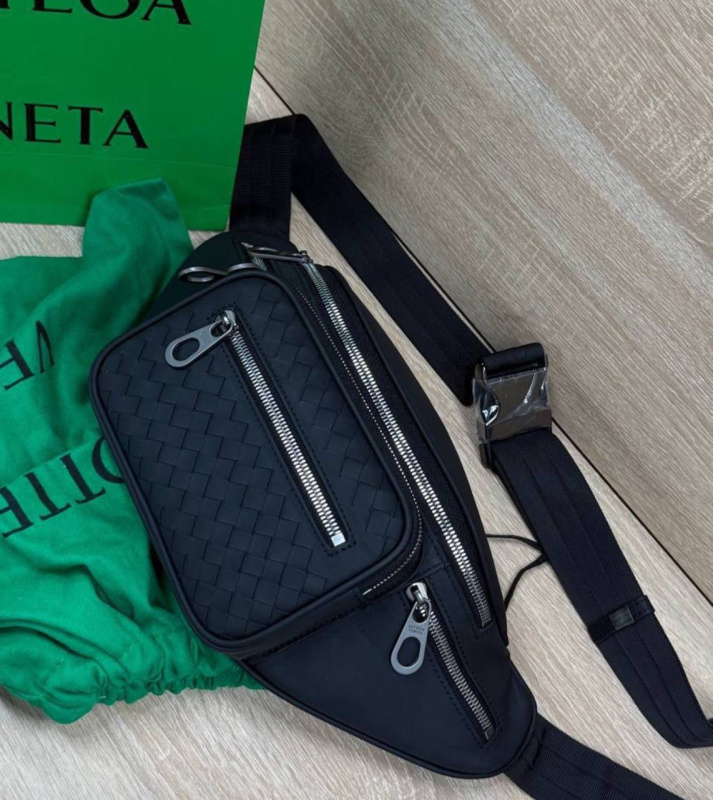 МУЖСКАЯ СУМКА СЛИНГ BOTTEGA VENETA 