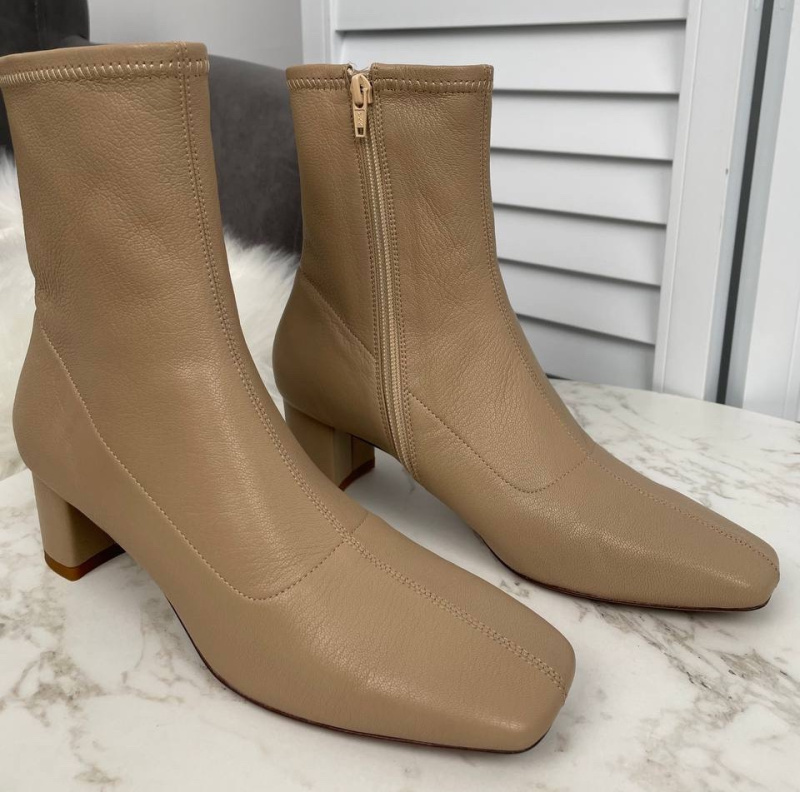 БОТИЛЬОНЫ BY FAR 