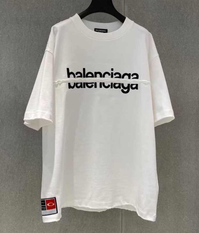 МУЖСКАЯ ФУТБОЛКА BALENCIAGA 