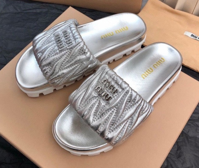 ШЛЕПКИ MIU MIU 