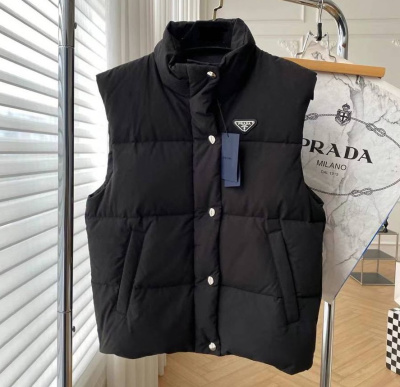 ЖИЛЕТ PRADA