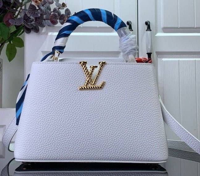 СУМКА LOUIS VUITTON CAPUCINES 
