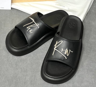 ШЛЕПКИ THE ROW 