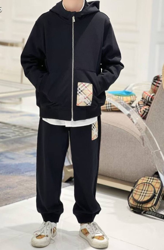 ДЕТСКИЙ КОСТЮМ BURBERRY 