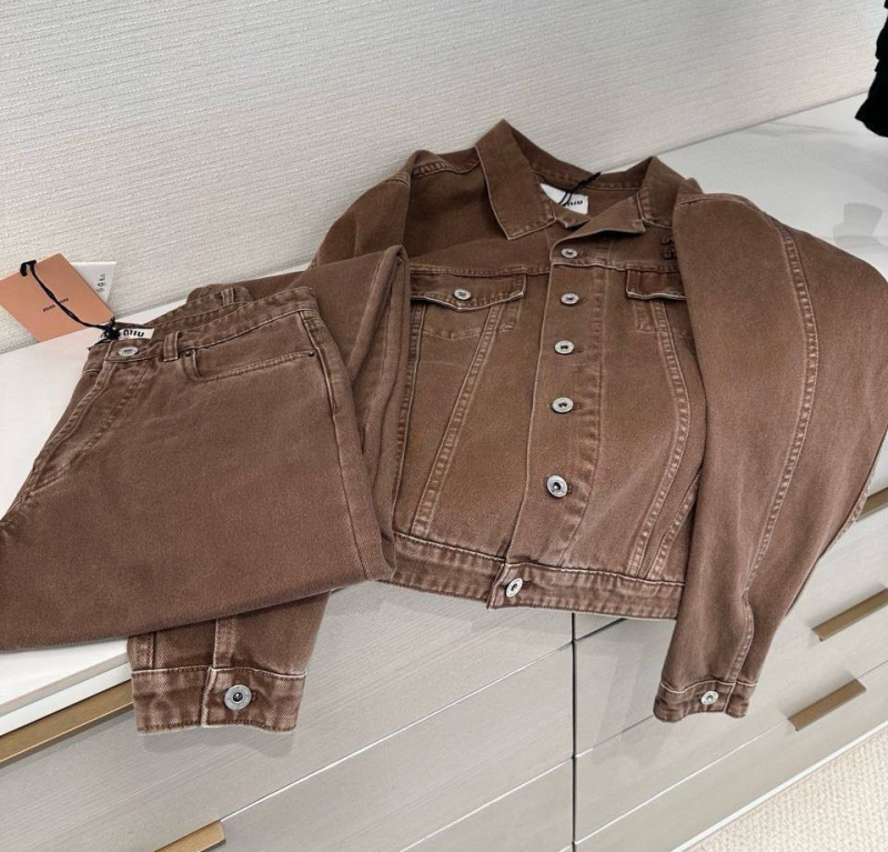 КОСТЮМ MIU MIU 