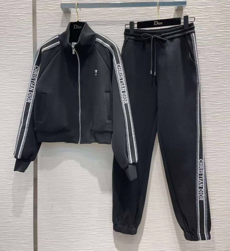 КОСТЮМ CHRISTIAN DIOR 