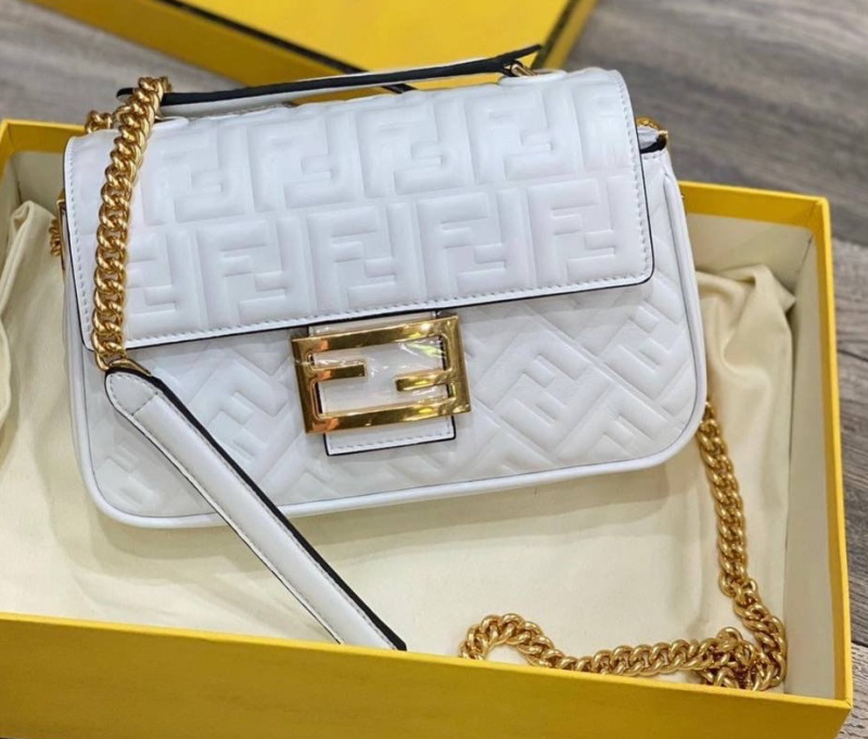 СУМКА FENDI BAGUETTE