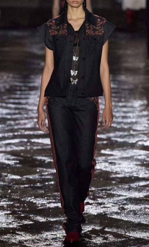 КОСТЮМ CHRISTIAN DIOR 