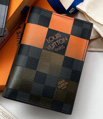 МУЖСКАЯ ОБЛОЖКА НА ПАСПОРТ LOUIS VUITTON 