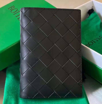 МУЖСКАЯ ОБЛОЖКА НА ПАСПОРТ BOTTEGA VENETA 