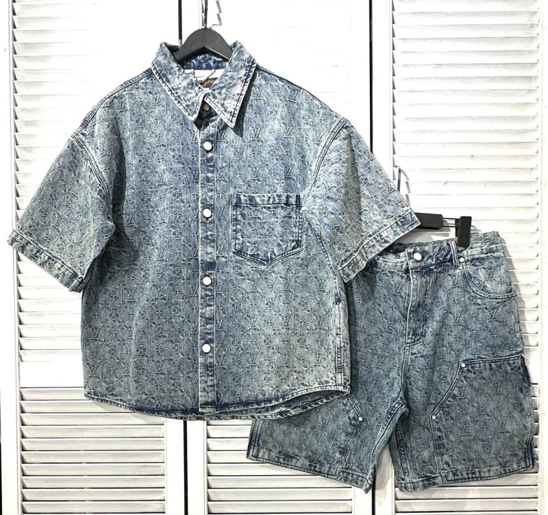 МУЖСКОЙ КОСТЮМ LOUIS VUITTON 