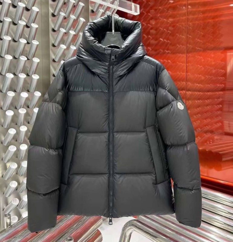 МУЖСКОЙ ПУХОВИК MONCLER 