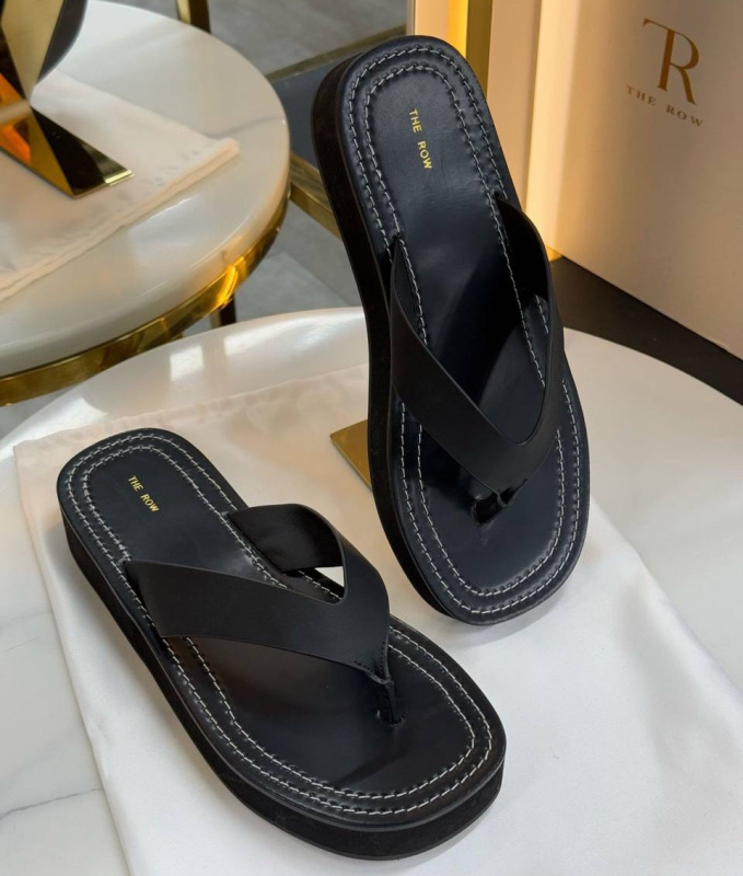 ШЛЕПКИ THE ROW 