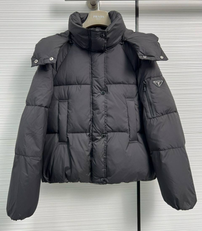 ПУХОВИК PRADA 