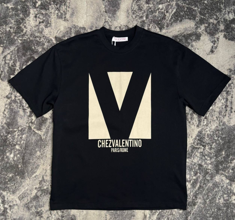 МУЖСКАЯ ФУТБОЛКА VALENTINO 