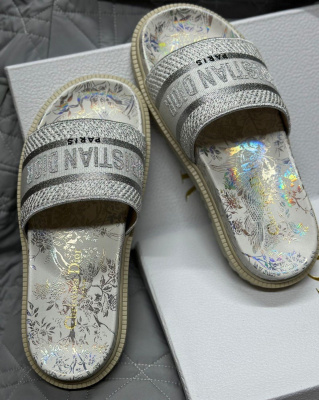 ШЛЕПКИ CHRISTIAN DIOR 