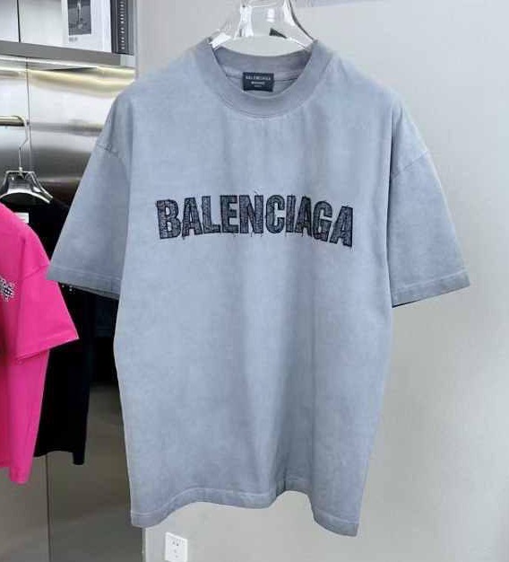 МУЖСКАЯ ФУТБОЛКА BALENCIAGA 