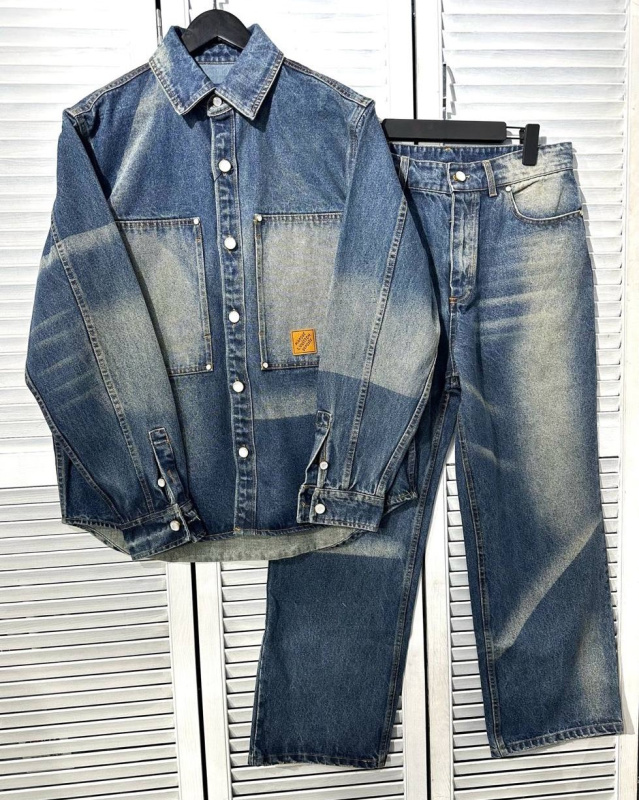 МУЖСКОЙ КОСТЮМ LOUIS VUITTON 