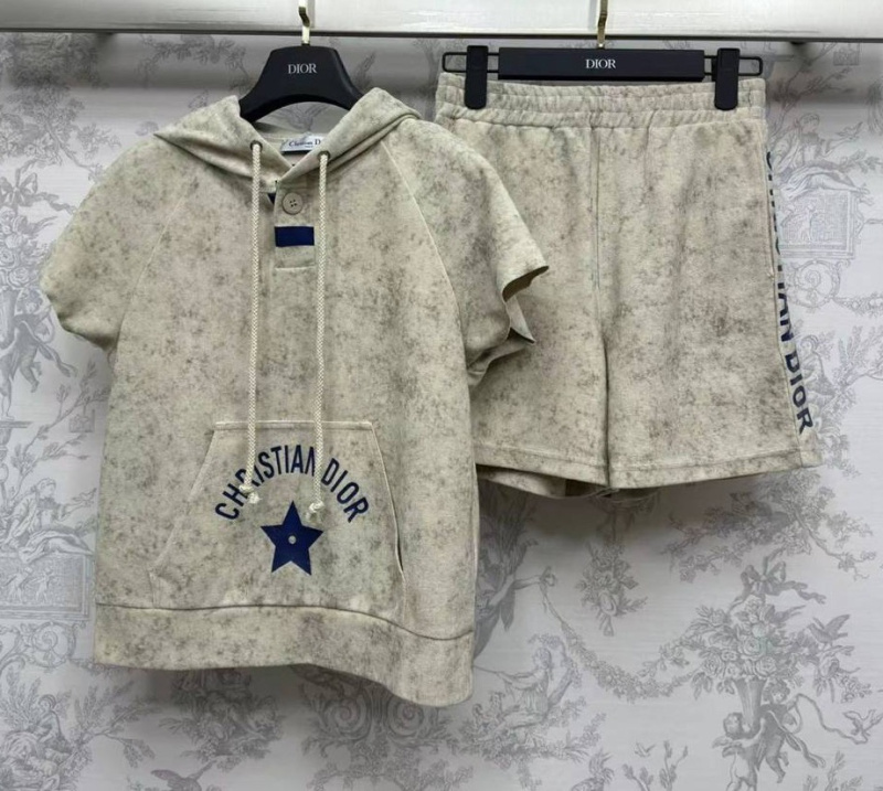 КОСТЮМ CHRISTIAN DIOR 