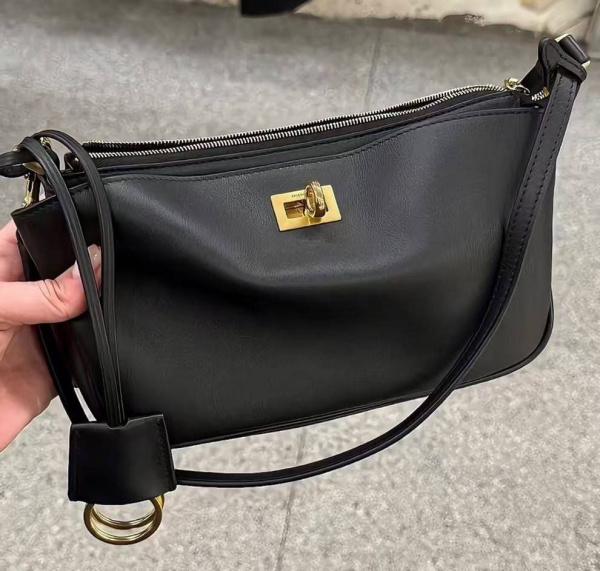 СУМКА BALENCIAGA SLING POCHETTE  72909 фото анонса