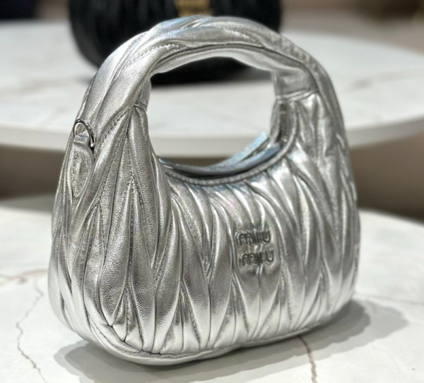 СУМКА MIU MIU WANDER 