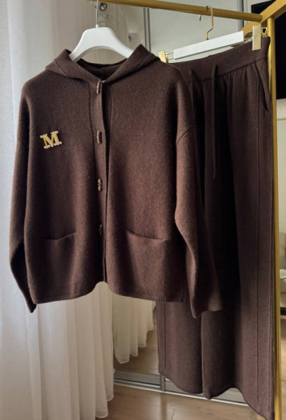 КОСТЮМ MAX MARA 