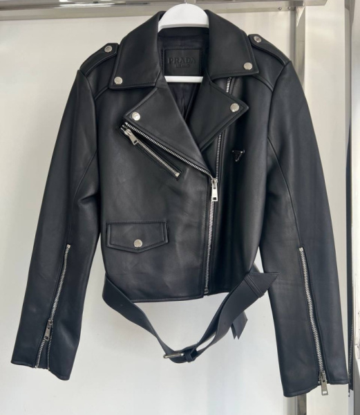 КУРТКА PRADA