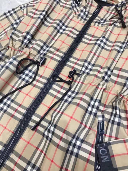 КУРТКА BURBERRY 48078 фото анонса