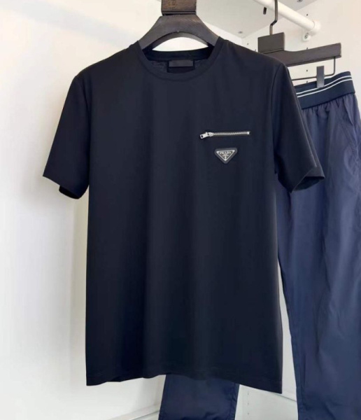 МУЖСКАЯ ФУТБОЛКА PRADA 